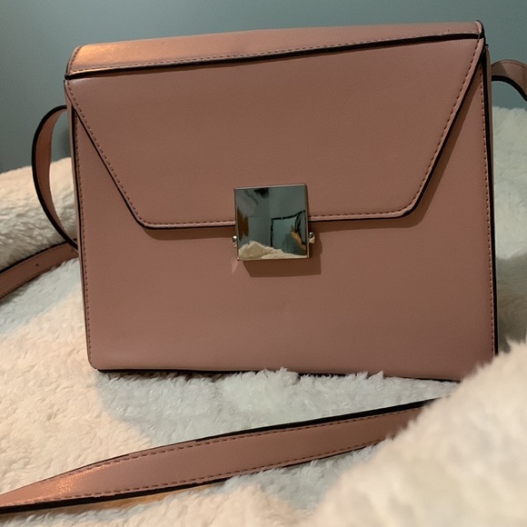 Pink purse - Picture 3 of 6